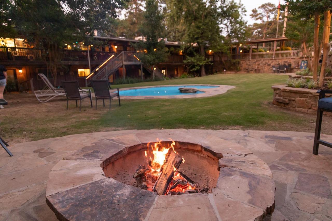 Poolside King Cabana With Full Kitchen, King Bed, Sleeper Sofa And Pool Access, Hotel Room Mount Ida Exterior foto